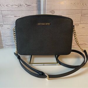 Michael Kors Elegant Black Crossbody Bag with Gold Chain
